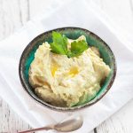 My delicious creamy avocado hummus is ready in just a few minutes, has only six ingredients, and is full of goodness. | yumsome.com