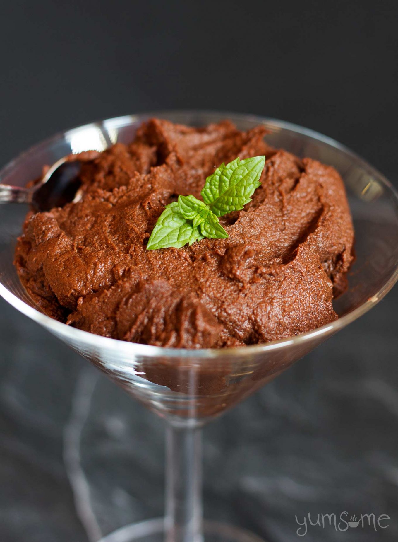 My easy healthy vegan chocolate maple pudding is sweet and velvety-smooth, takes just 10 minutes to make, and is legitimately good for you too! | yumsome.com