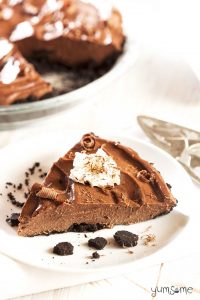 My decadent raw vegan chocolate tart is a great alternative to traditional Christmas pudding. It's gluten- and soy-free too, and contains no refined sugar. | yumsome.com