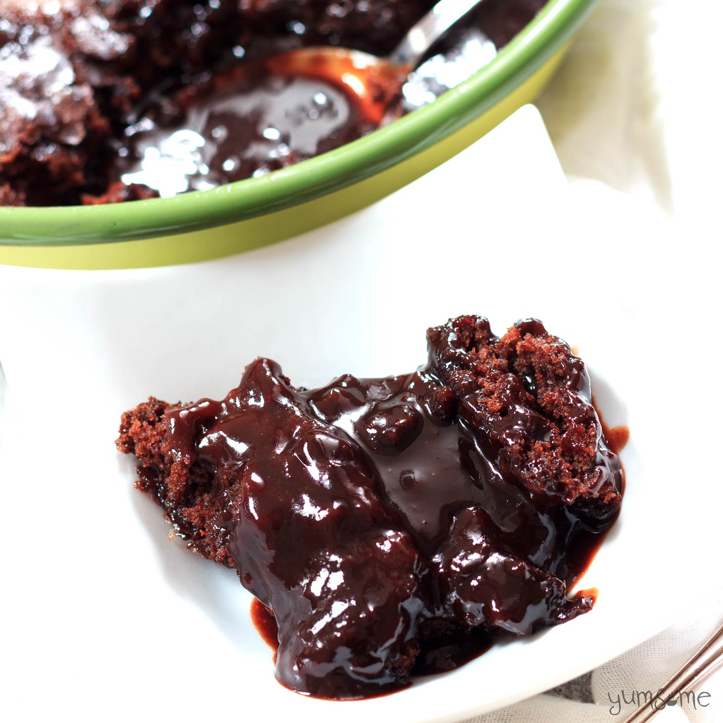 This chocolate self-saucing pudding has a lovely moist, cakey, almost brownie-like, top part, with a rich velvety sauce hidden underneath. | yumsome.com