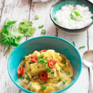 My lazy Thai pumpkin, pineapple, and tofu curry is so easy to make, and ideal if you're pushed for time. | yumsome.com