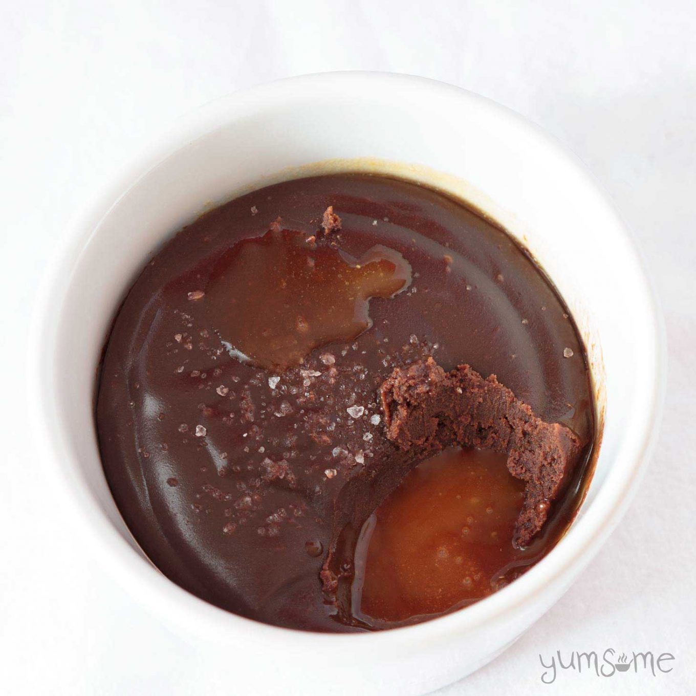 Vegan salted caramel chocolate pot; four ingredients, 10 minutes - all you need to make delicious pots of chocolatey delight! | yumsome.com
