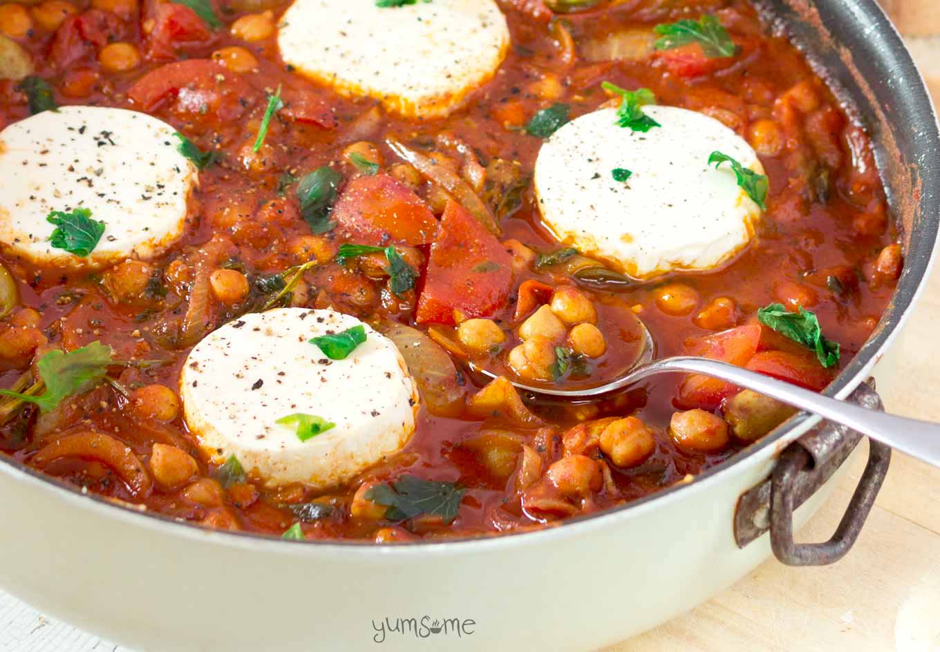 Deliciously spicy and smoky, my vegan chickpea shakshuka is packed with nourishing veggies, and is ready in just 30 minutes. | yumsome.com