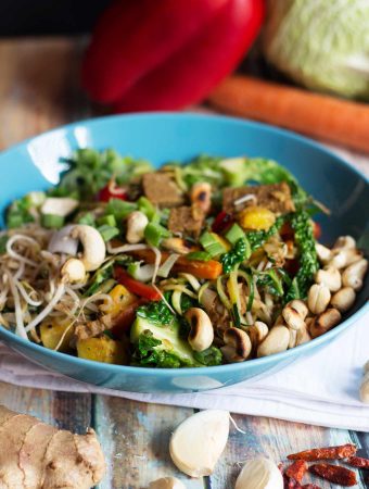 Vegan beef, ginger, and pineapple stir-fry with cashews | yumsome.com