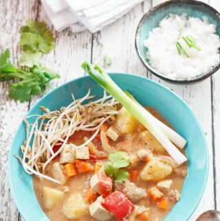overhead shot of vegan Thai massaman curry | yumsome.com