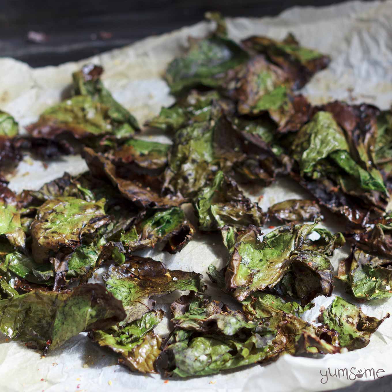 baked kale chips | yumsome.com