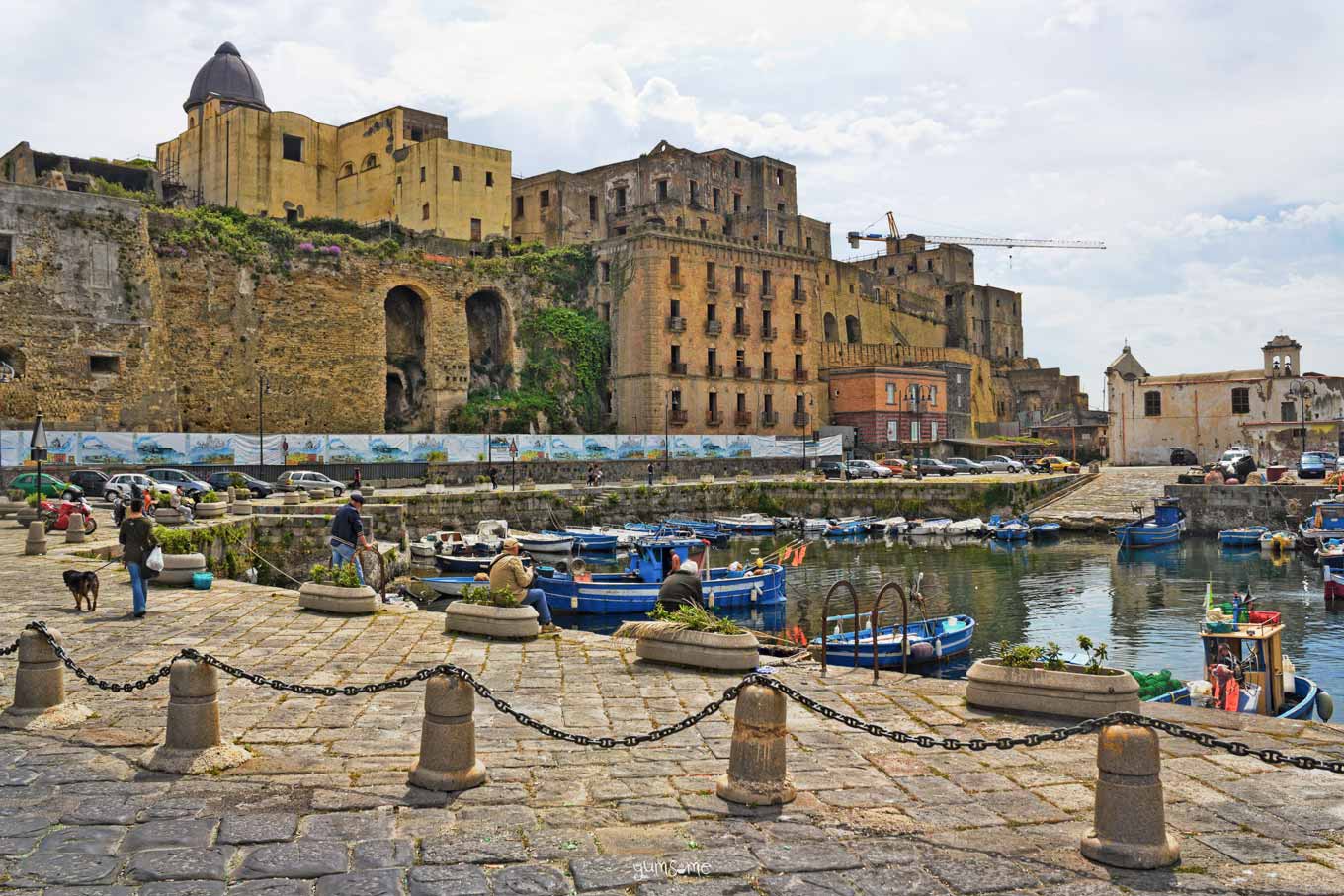 Pozzuoli harbour | yumsome.com