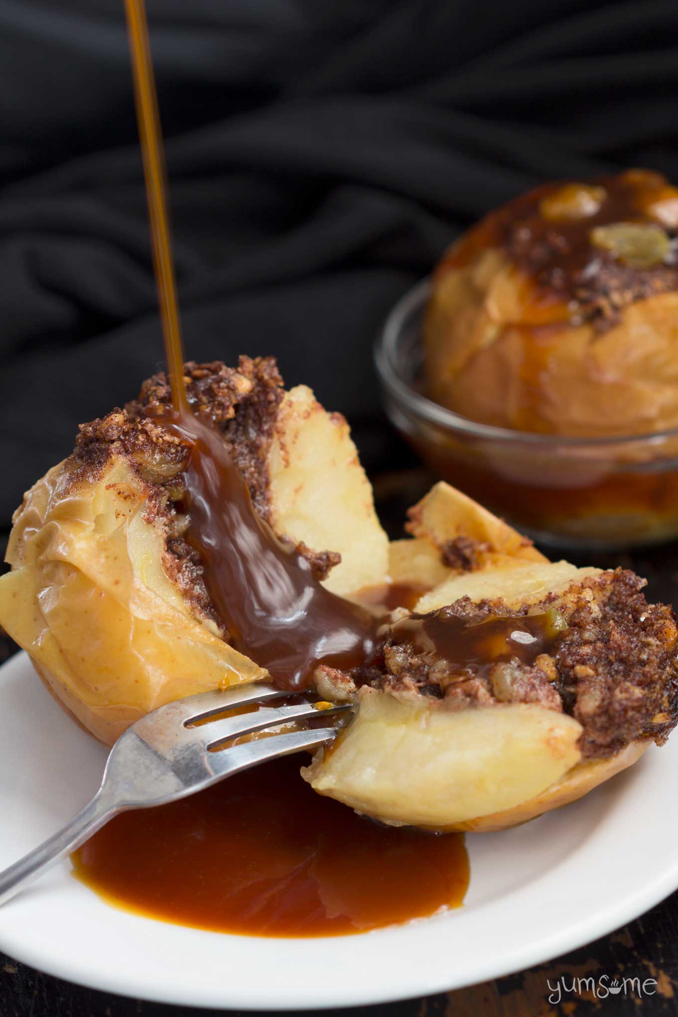 simple spicy baked apples drizzled with miso caramel sauce | yumsome.com