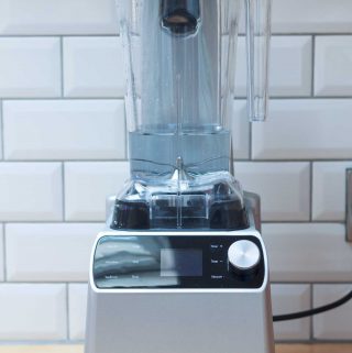 hero image: froothie optimum vac2 air vacuum blender | yumsome.com