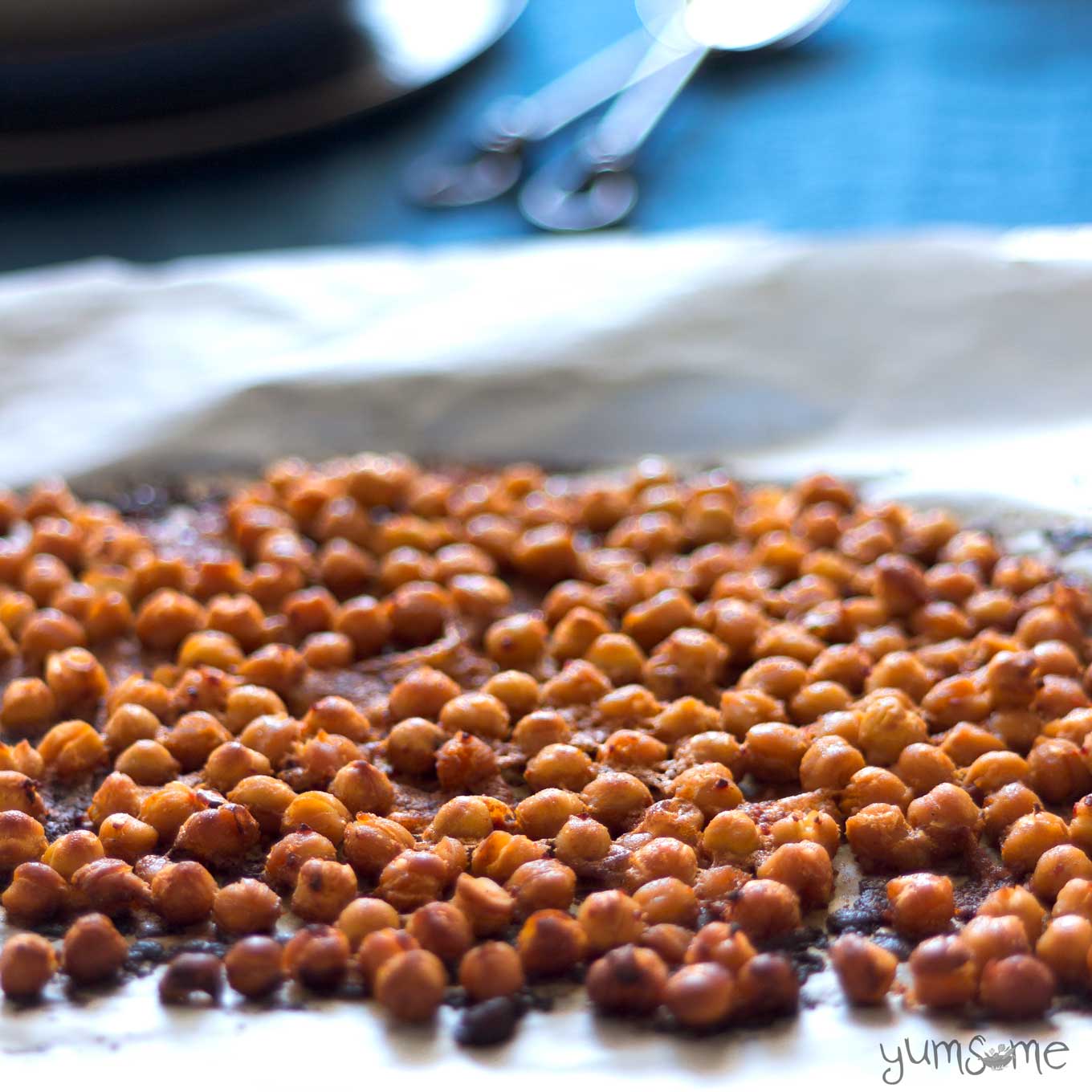 a tray of roasted chickpeas | yumsome.com